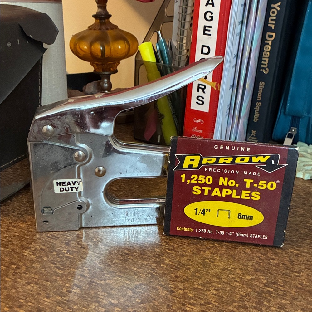 Arrow Silver Staple Gun with T-50 Staples